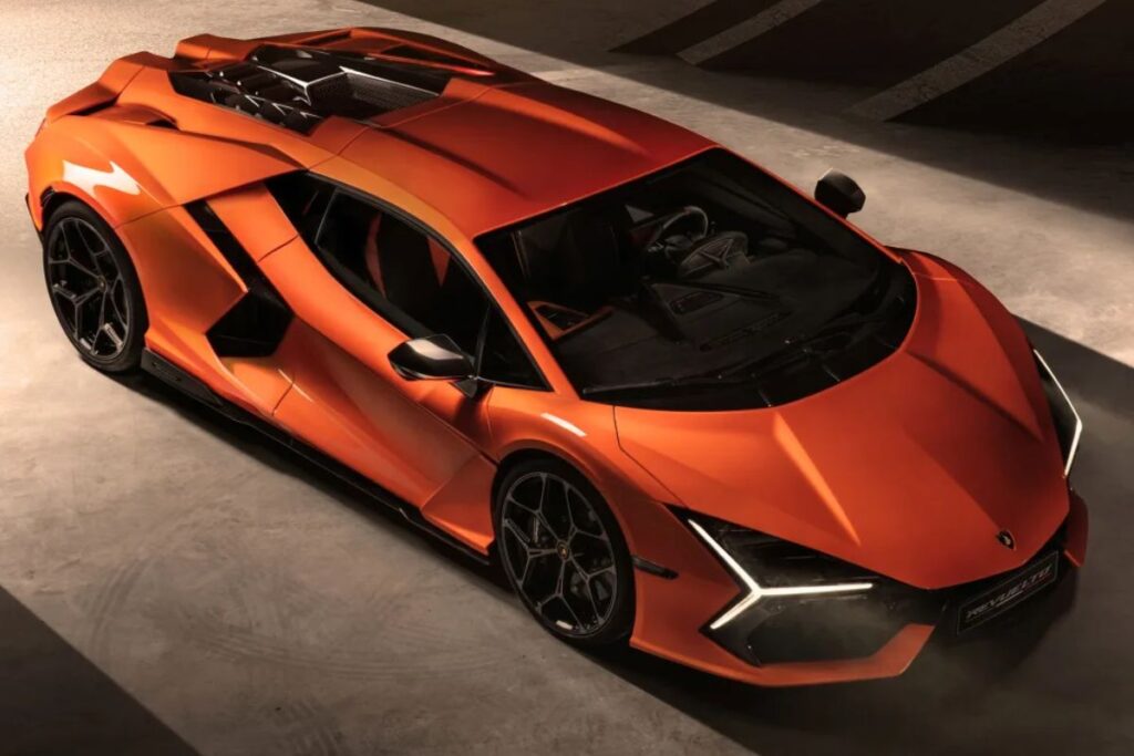 Lamborghini Revuelto's Dimensions